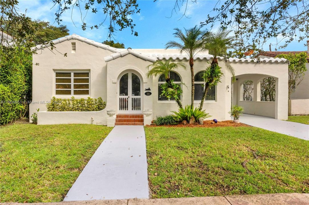 Recently Sold: $1,139,000 (3 beds, 2 baths, 1904 Square Feet)