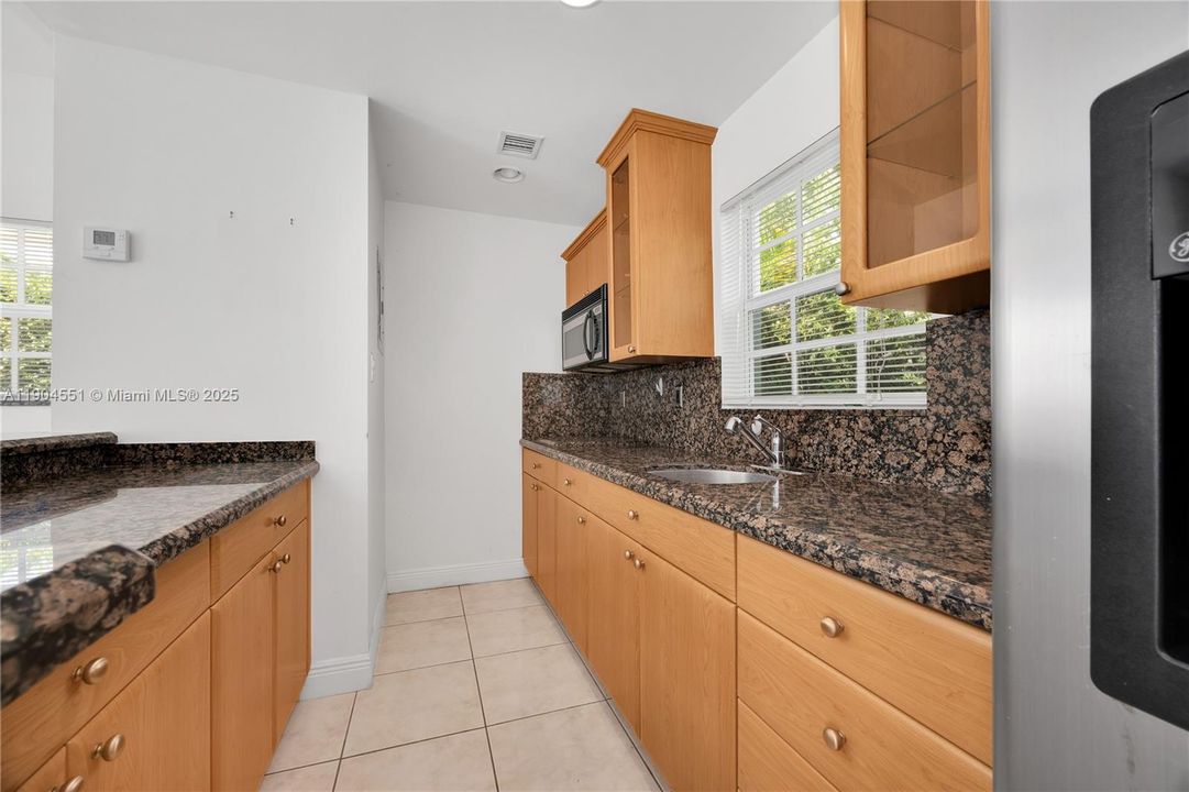 Recently Sold: $1,139,000 (3 beds, 2 baths, 1904 Square Feet)