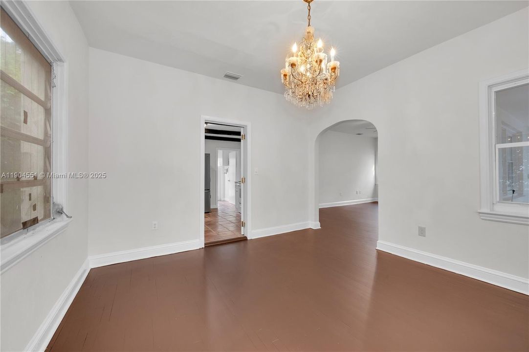 Recently Sold: $1,139,000 (3 beds, 2 baths, 1904 Square Feet)