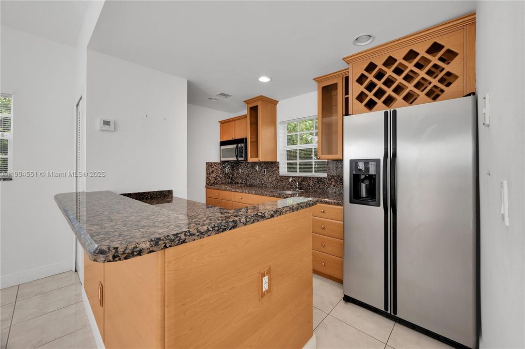 Recently Sold: $1,139,000 (3 beds, 2 baths, 1904 Square Feet)