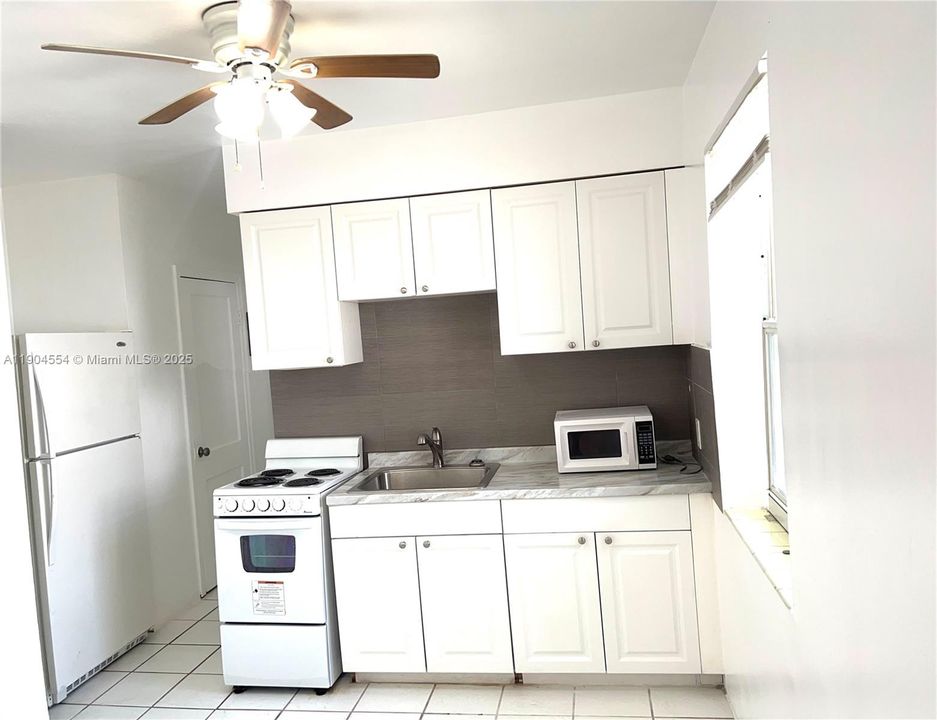 For Rent: $1,285 (0 beds, 1 baths, 500 Square Feet)