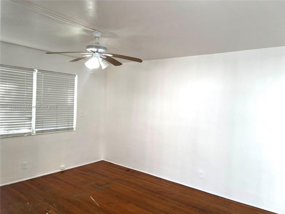 For Rent: $1,285 (0 beds, 1 baths, 500 Square Feet)