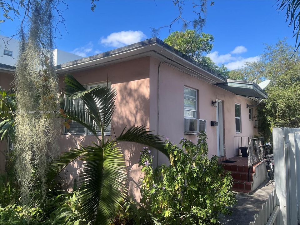 For Rent: $1,285 (0 beds, 1 baths, 500 Square Feet)