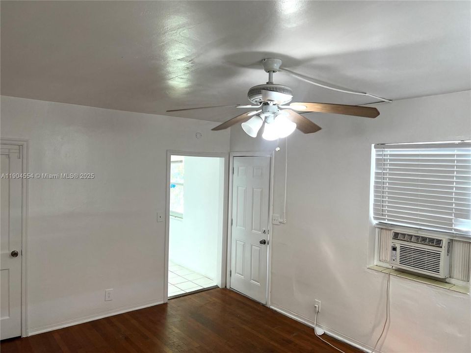 For Rent: $1,285 (0 beds, 1 baths, 500 Square Feet)