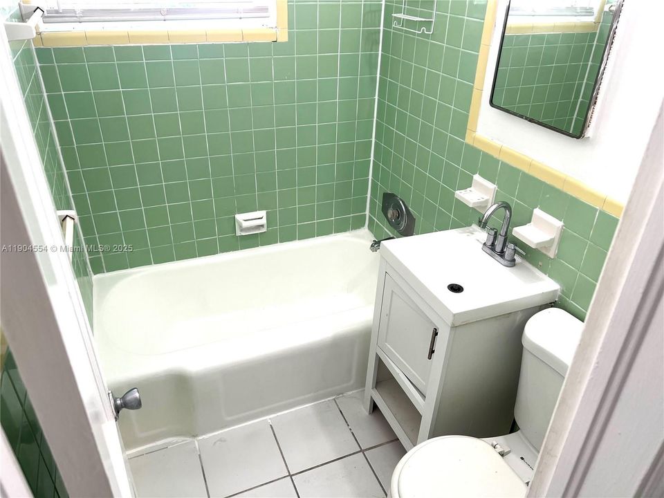 For Rent: $1,285 (0 beds, 1 baths, 500 Square Feet)