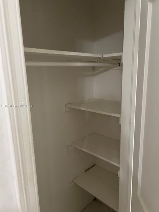 For Rent: $1,285 (0 beds, 1 baths, 500 Square Feet)