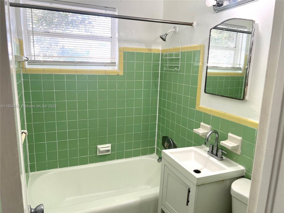 For Rent: $1,285 (0 beds, 1 baths, 500 Square Feet)