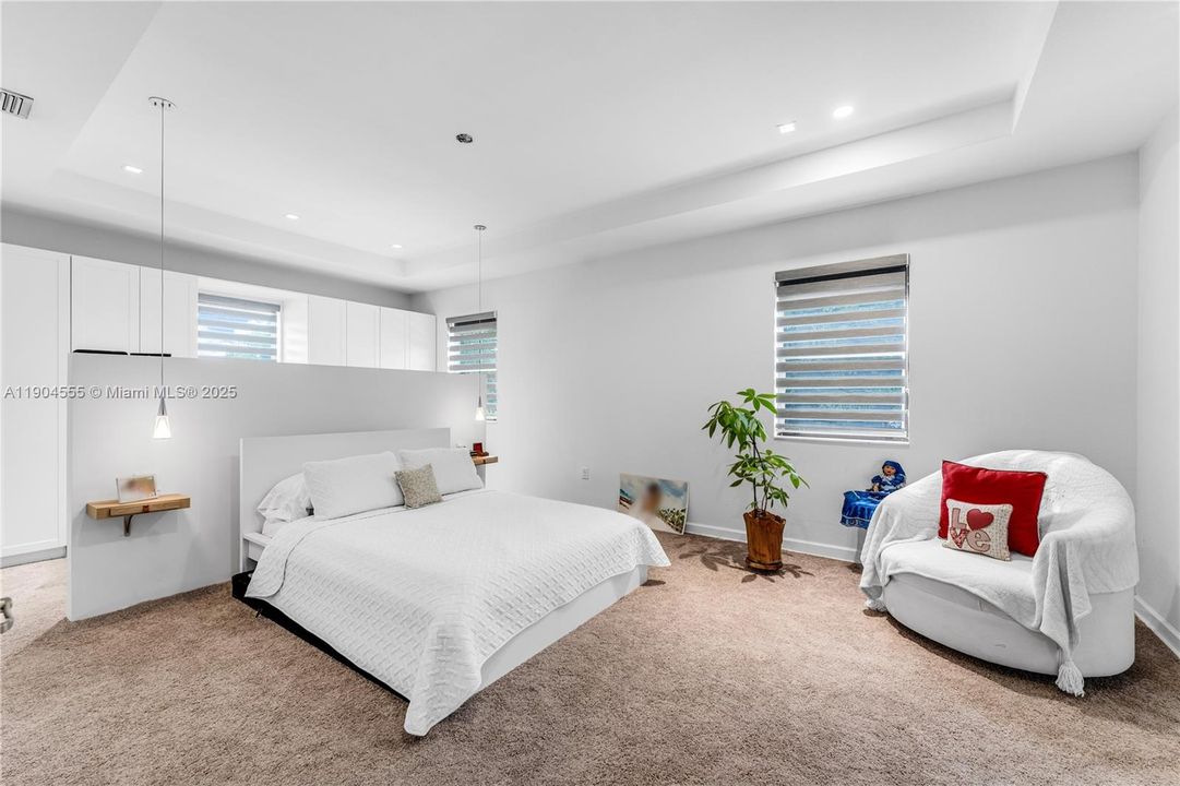 待售: $699,000 (5 贝兹, 3 浴室, 3436 平方英尺)