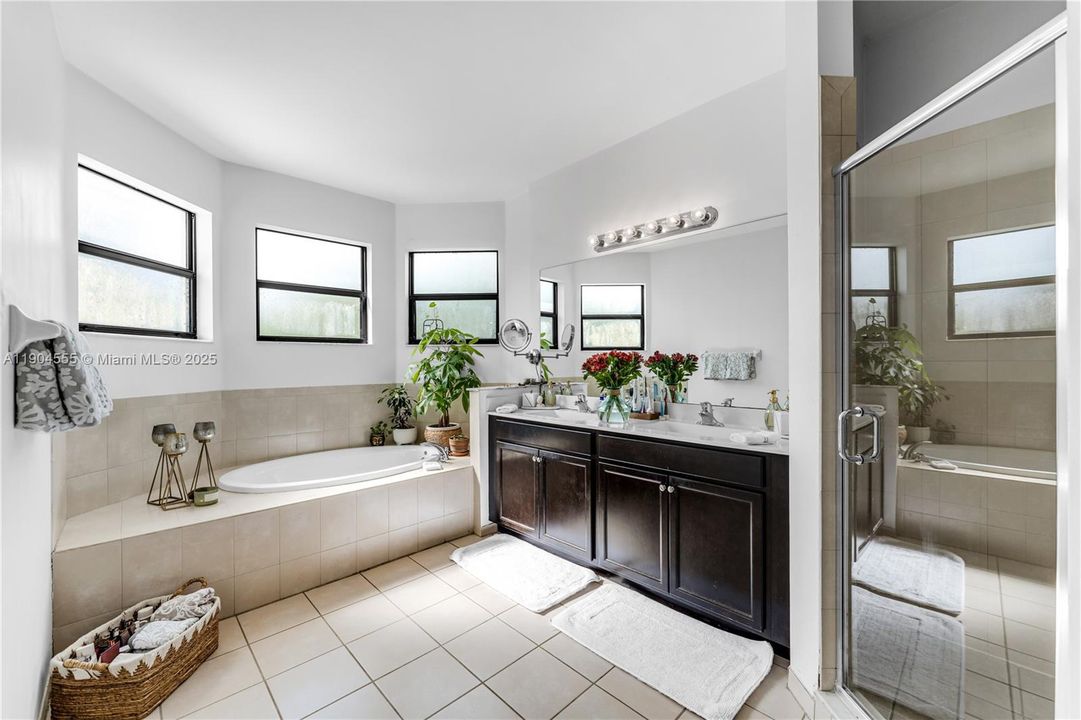 待售: $699,000 (5 贝兹, 3 浴室, 3436 平方英尺)