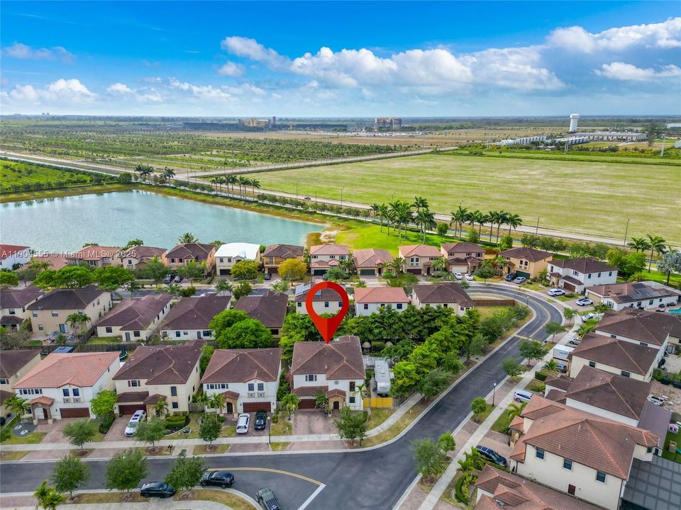 待售: $699,000 (5 贝兹, 3 浴室, 3436 平方英尺)