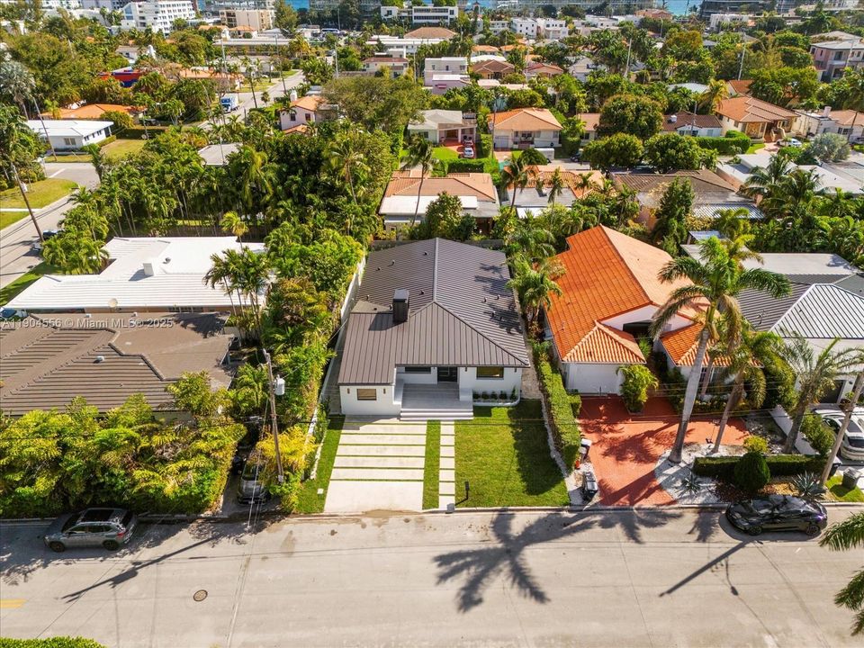 В аренду: $19,000 (5 спален, 5 ванн, 3457 Квадратных фут)