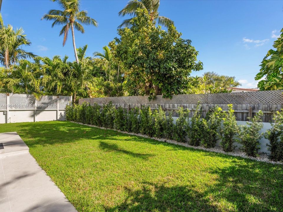 В аренду: $19,000 (5 спален, 5 ванн, 3457 Квадратных фут)