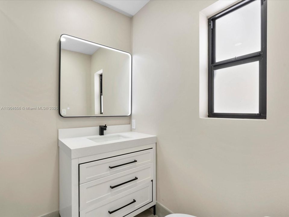 В аренду: $19,000 (5 спален, 5 ванн, 3457 Квадратных фут)