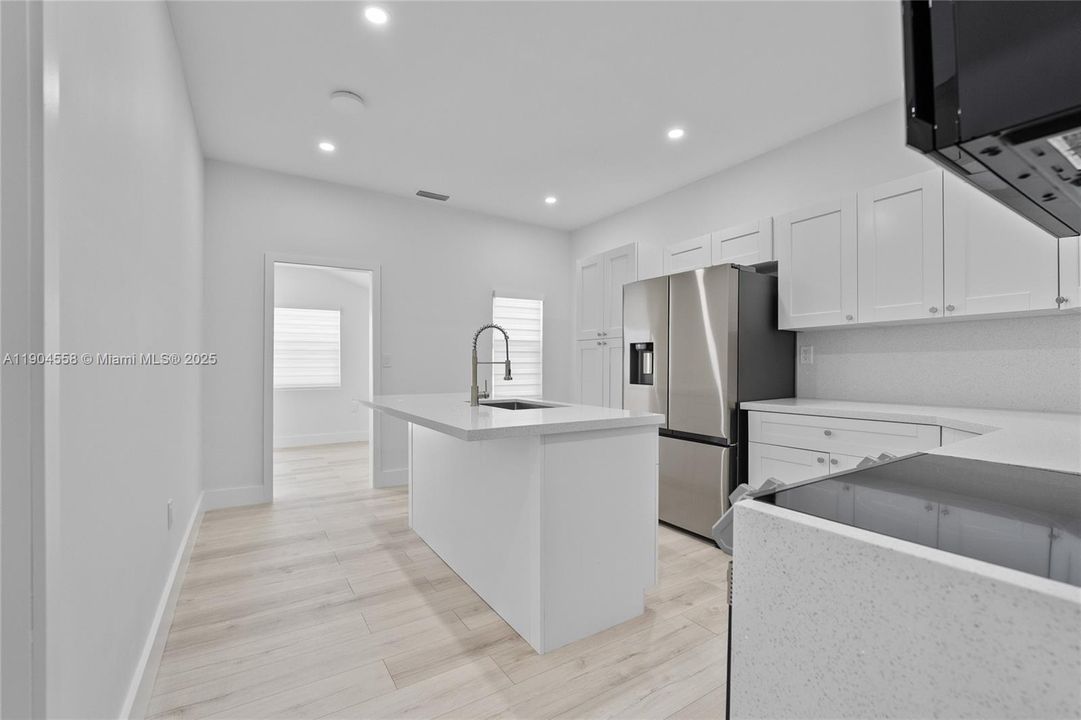 Recently Rented: $2,800 (2 beds, 2 baths, 1732 Square Feet)