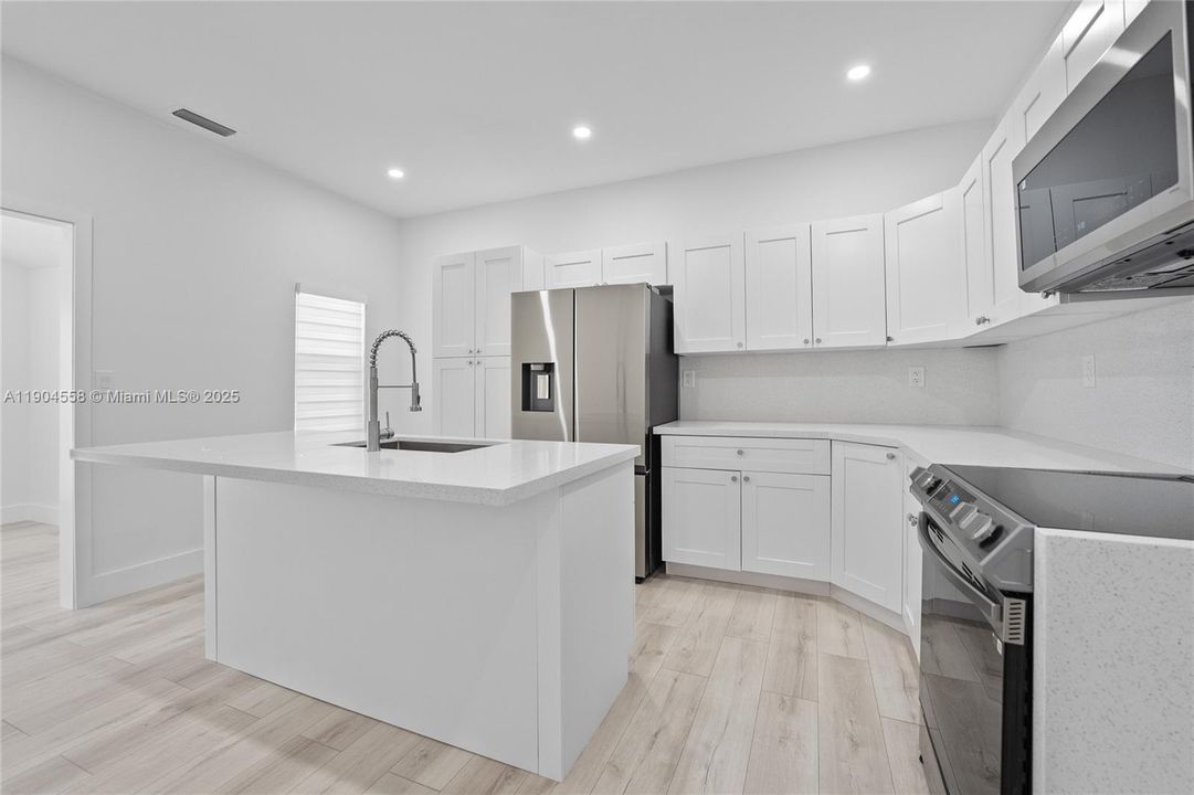 Recently Rented: $2,800 (2 beds, 2 baths, 1732 Square Feet)