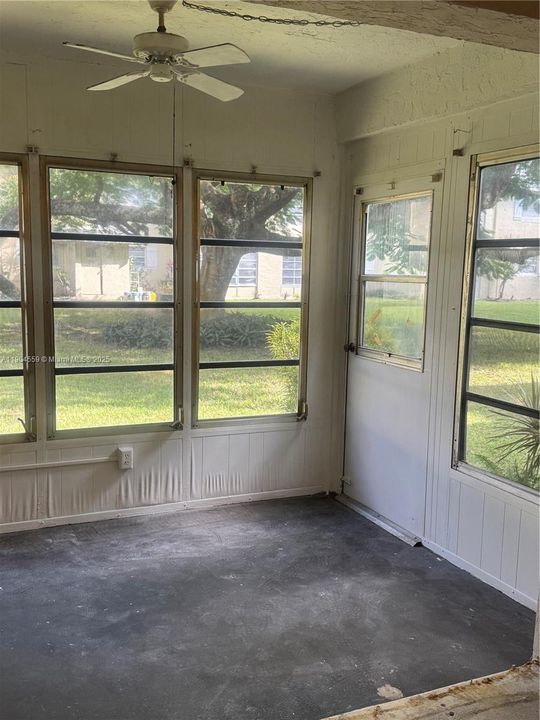 For Sale: $74,900 (1 beds, 1 baths, 680 Square Feet)