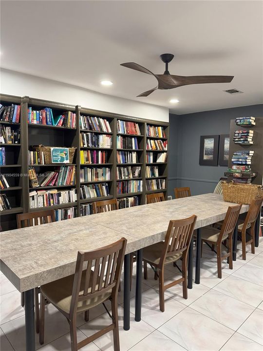 For Sale: $74,900 (1 beds, 1 baths, 680 Square Feet)