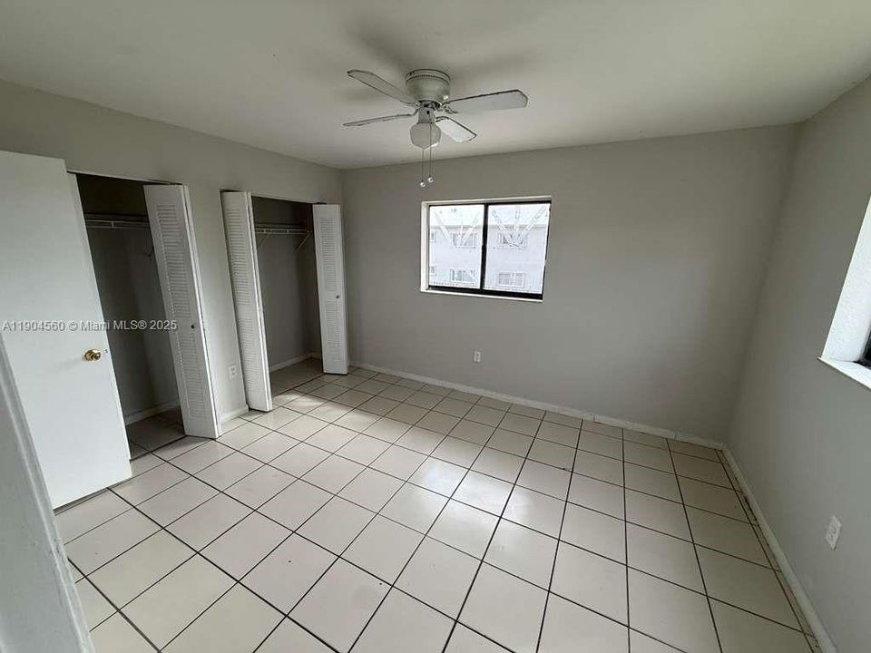 Active With Contract: $1,900 (2 beds, 1 baths, 778 Square Feet)