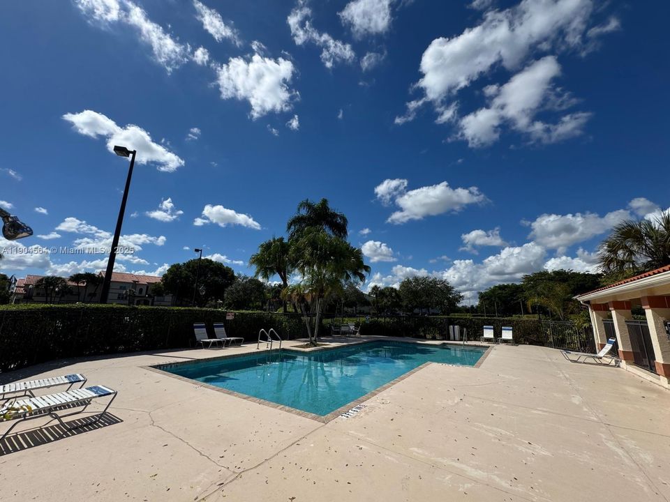 En Venta: $175,000 (2 camas, 1 baños, 912 Pies cuadrados)