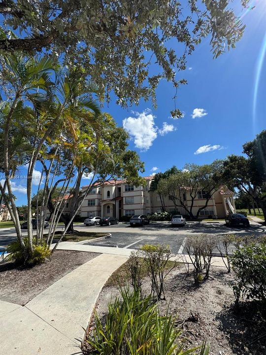 En Venta: $175,000 (2 camas, 1 baños, 912 Pies cuadrados)