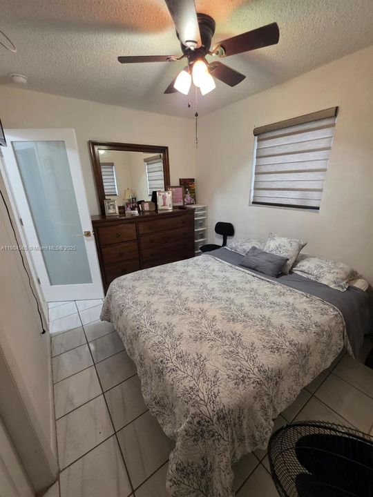 合同活跃: $470,000 (3 贝兹, 2 浴室, 1048 平方英尺)