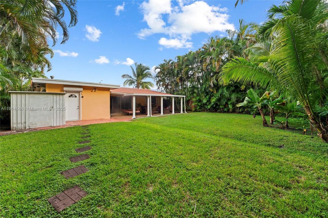 合同活跃: $619,900 (3 贝兹, 2 浴室, 1439 平方英尺)