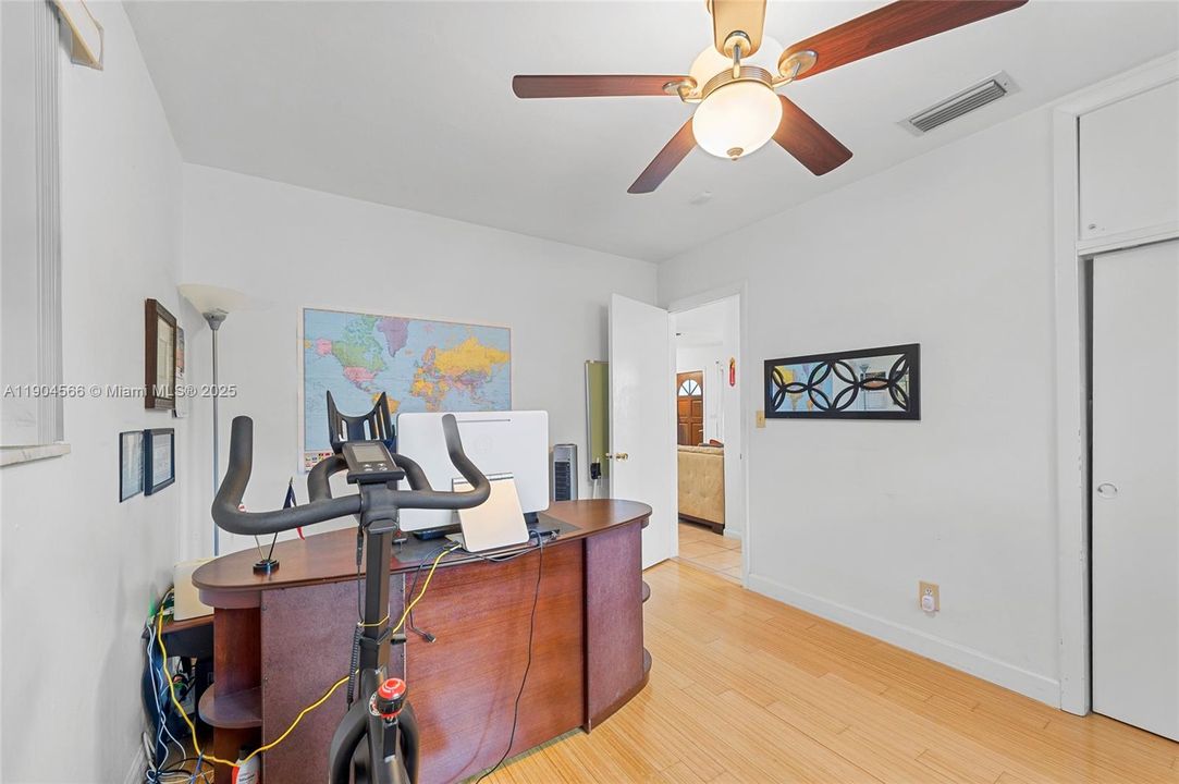 合同活跃: $619,900 (3 贝兹, 2 浴室, 1439 平方英尺)