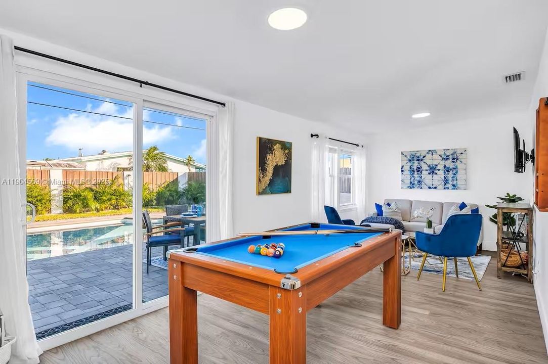 最近租的: $3,980 (4 贝兹, 2 浴室, 1550 平方英尺)