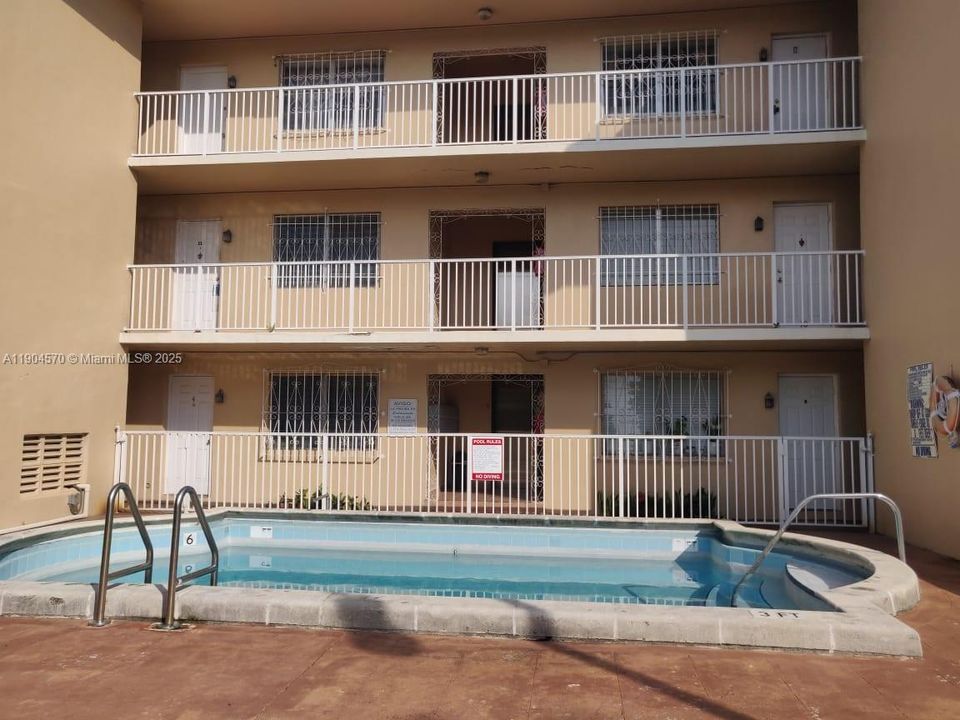 For Rent: $1,800 (1 beds, 1 baths, 470 Square Feet)