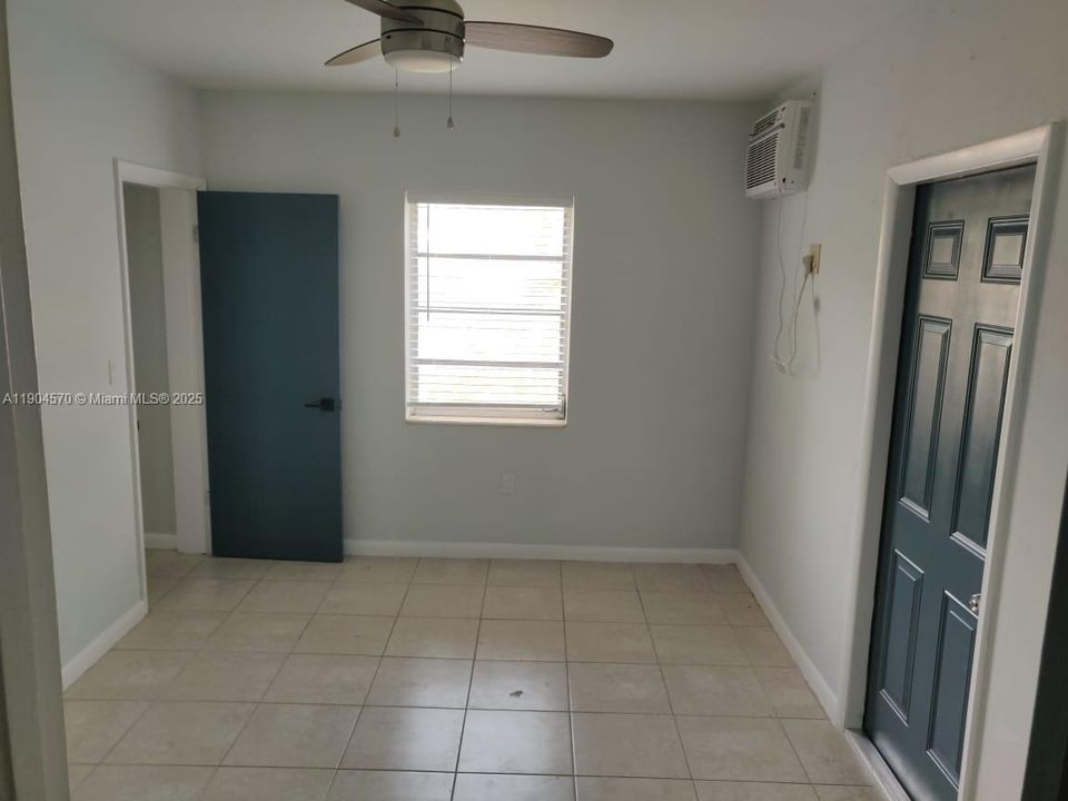 For Rent: $1,800 (1 beds, 1 baths, 470 Square Feet)