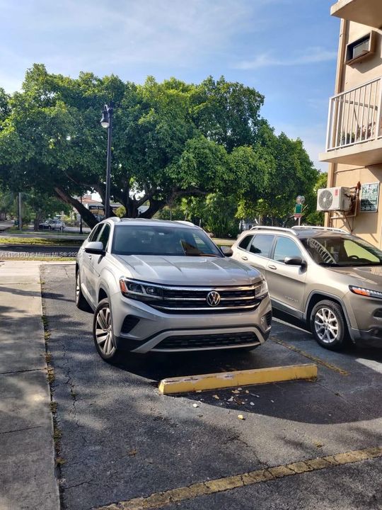 For Rent: $1,800 (1 beds, 1 baths, 470 Square Feet)