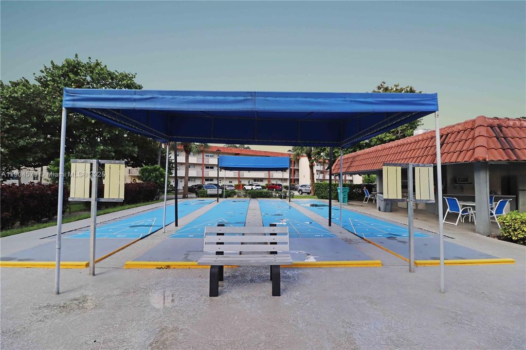 Под контрактом: $115,000 (2 спален, 2 ванн, 1170 Квадратных фут)