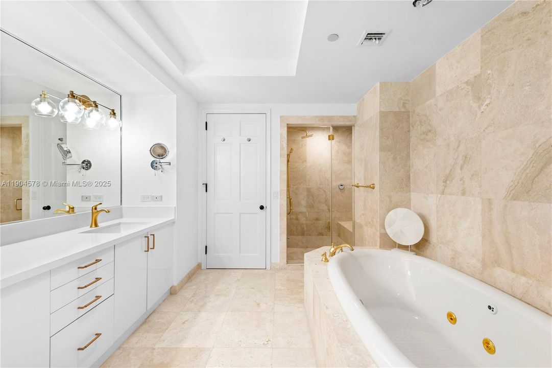 En Renta: $45,000 (3 camas, 3 baños, 2861 Pies cuadrados)