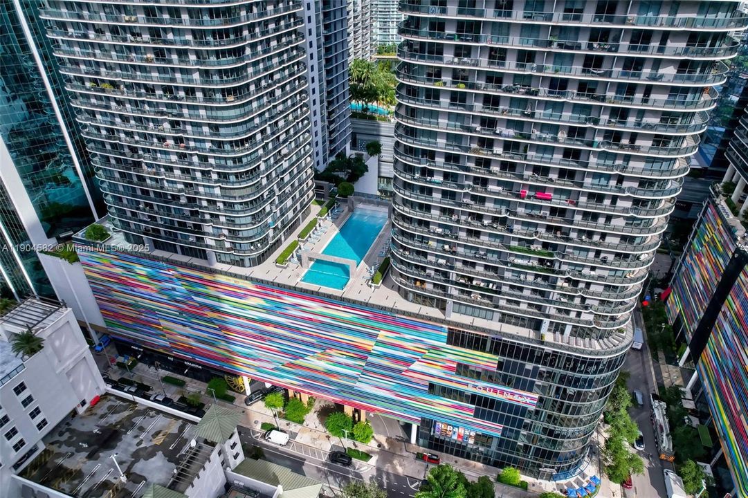 Recently Rented: $4,300 (1 beds, 2 baths, 843 Square Feet)