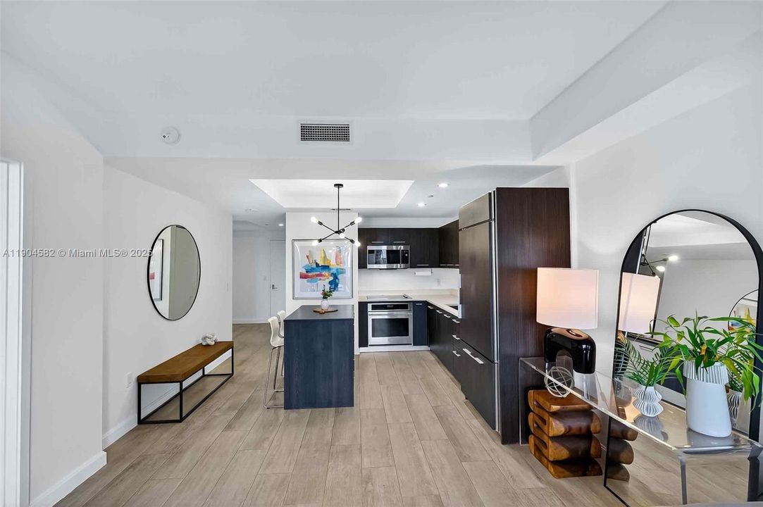 Recently Rented: $4,300 (1 beds, 2 baths, 843 Square Feet)