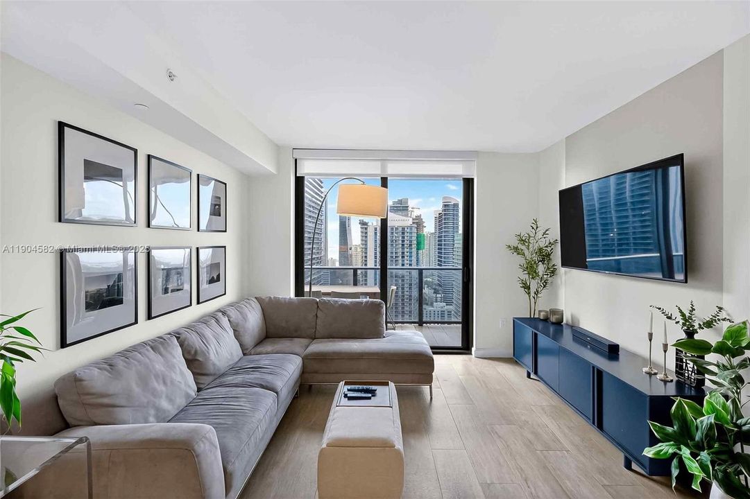 Recently Rented: $4,300 (1 beds, 2 baths, 843 Square Feet)