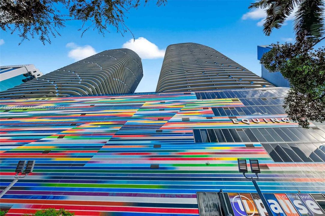 Recently Rented: $4,300 (1 beds, 2 baths, 843 Square Feet)