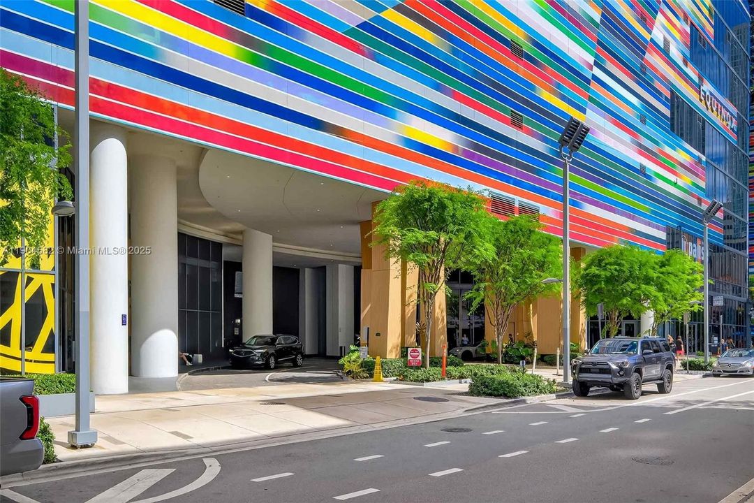 Recently Rented: $4,300 (1 beds, 2 baths, 843 Square Feet)