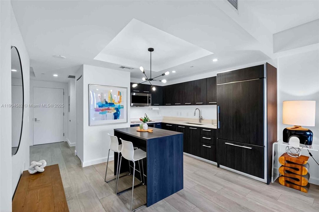 Recently Rented: $4,300 (1 beds, 2 baths, 843 Square Feet)