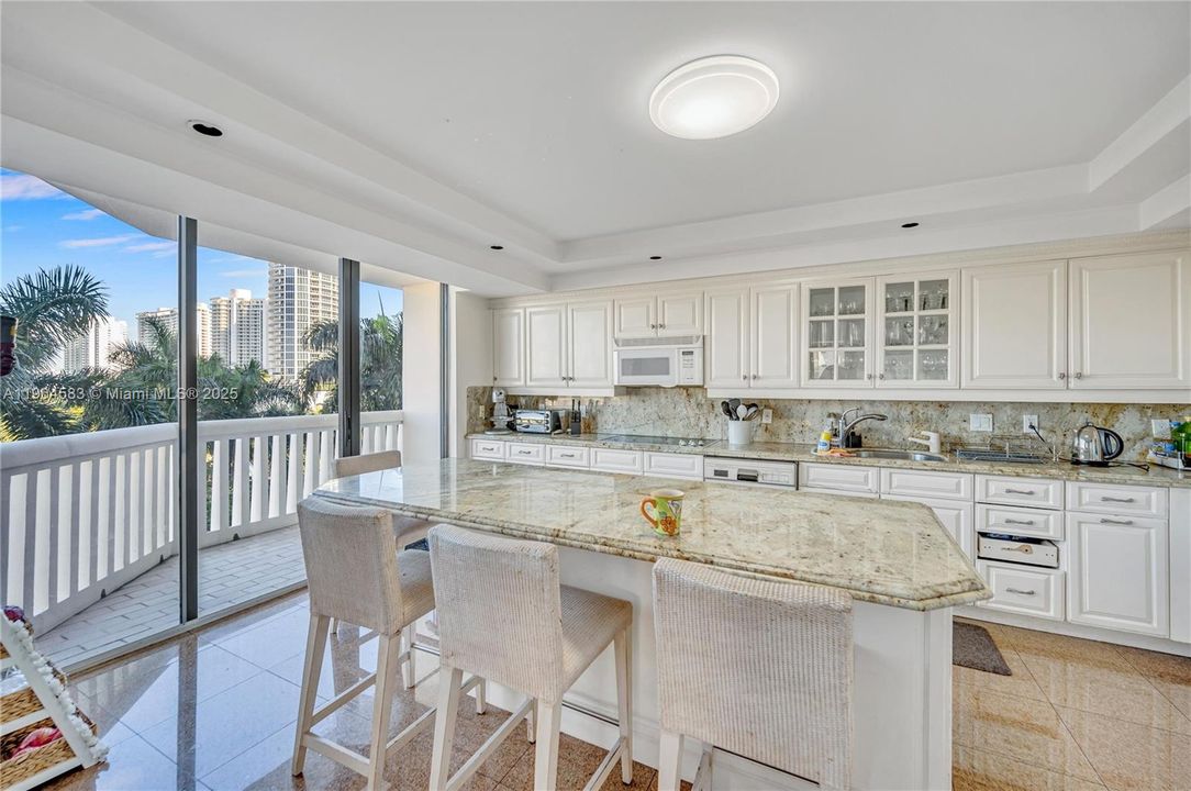 待售: $1,750,000 (4 贝兹, 4 浴室, 4050 平方英尺)