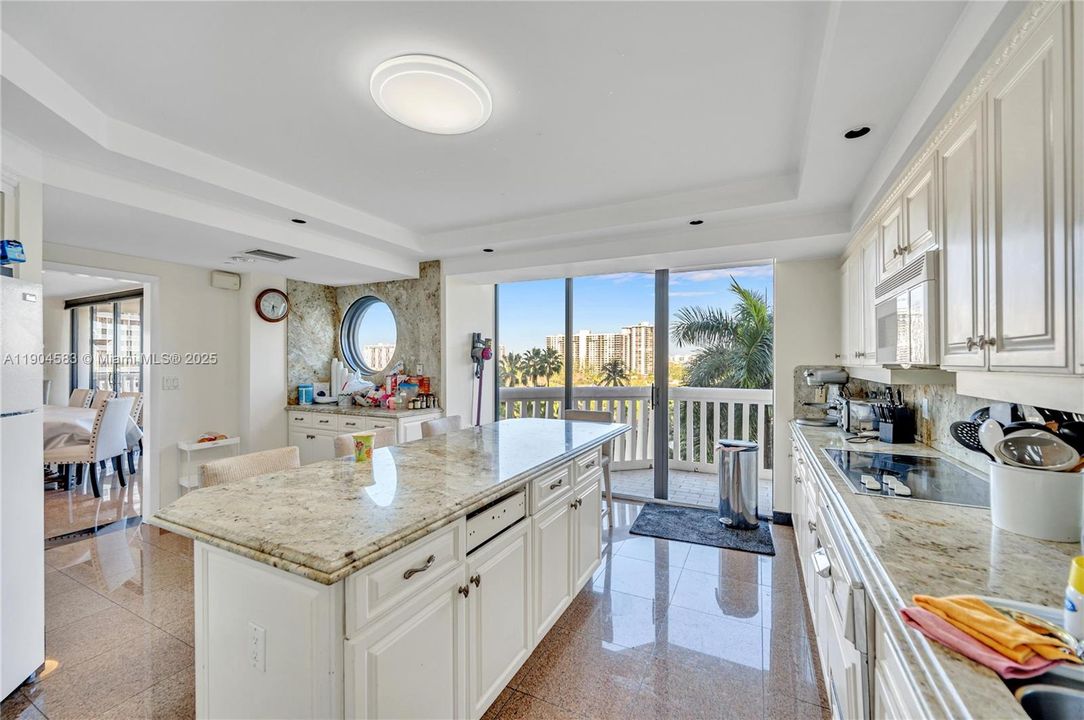 待售: $1,750,000 (4 贝兹, 4 浴室, 4050 平方英尺)