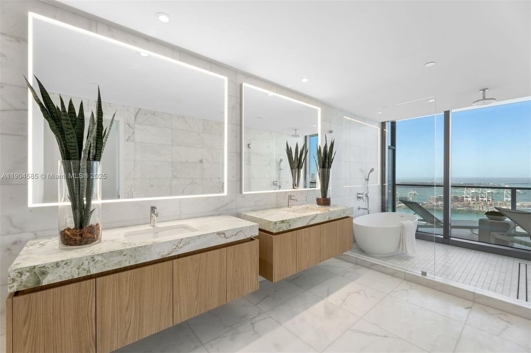 For Rent: $35,000 (3 beds, 3 baths, 2930 Square Feet)