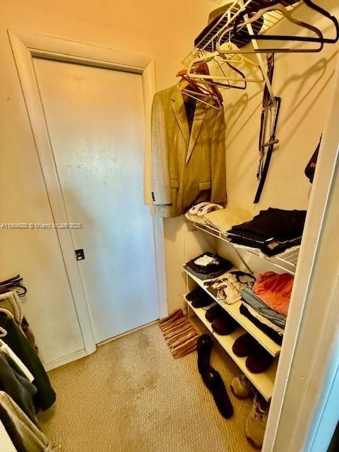 На продажу: $210,000 (2 спален, 1 ванн, 850 Квадратных фут)