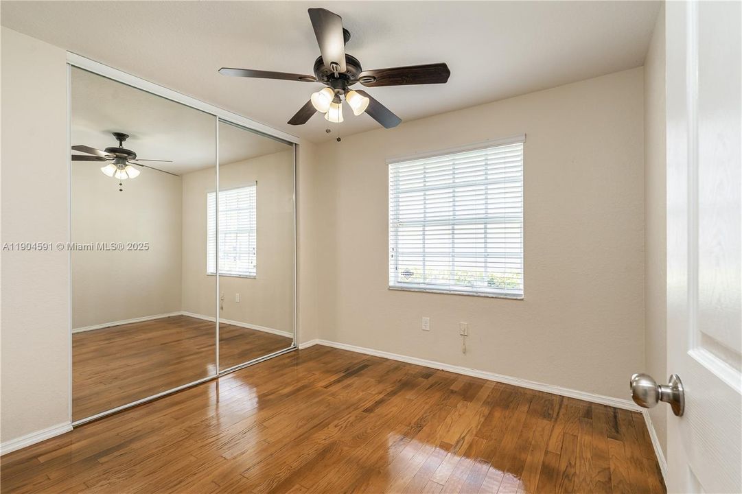 Activo con contrato: $615,000 (3 camas, 2 baños, 1717 Pies cuadrados)