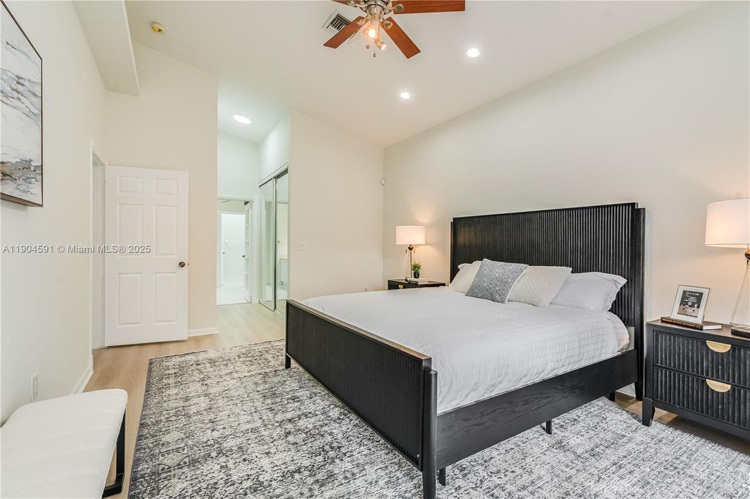 Activo con contrato: $615,000 (3 camas, 2 baños, 1717 Pies cuadrados)