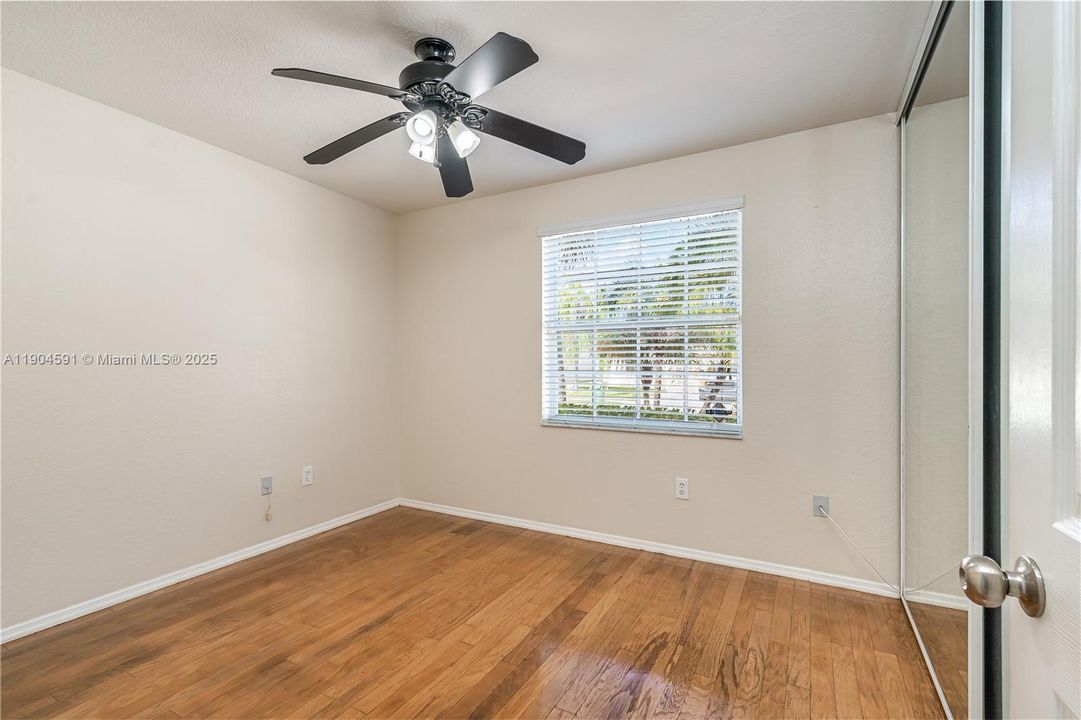 Activo con contrato: $615,000 (3 camas, 2 baños, 1717 Pies cuadrados)