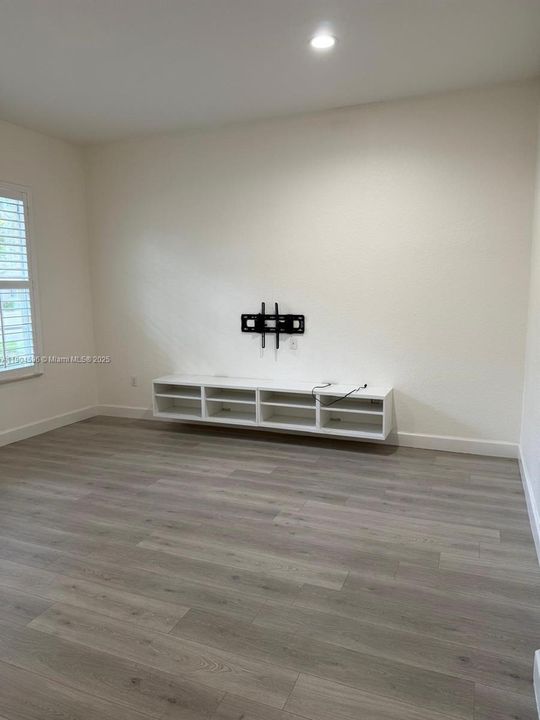 Recently Rented: $2,650 (2 beds, 2 baths, 1440 Square Feet)