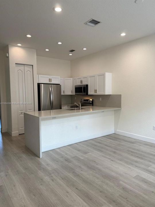 Recently Rented: $2,650 (2 beds, 2 baths, 1440 Square Feet)