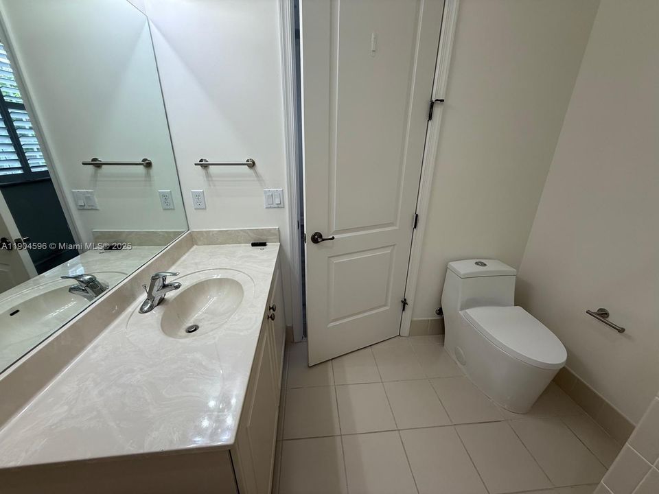 Recently Rented: $2,650 (2 beds, 2 baths, 1440 Square Feet)