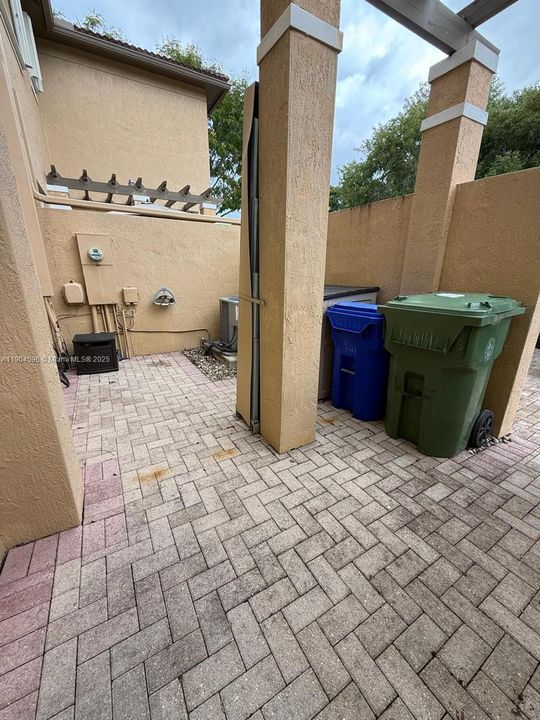 Recently Rented: $2,650 (2 beds, 2 baths, 1440 Square Feet)